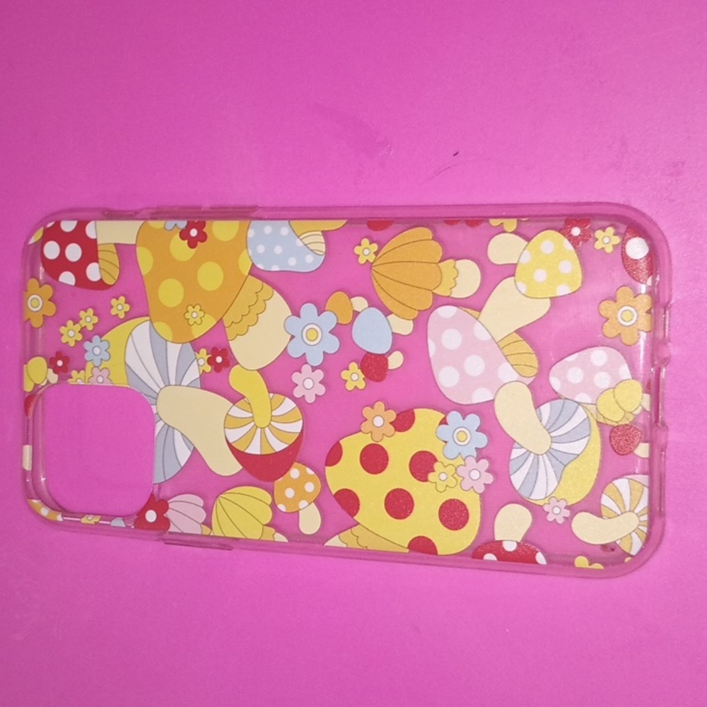 Iphone 11 pro clear mushroom case